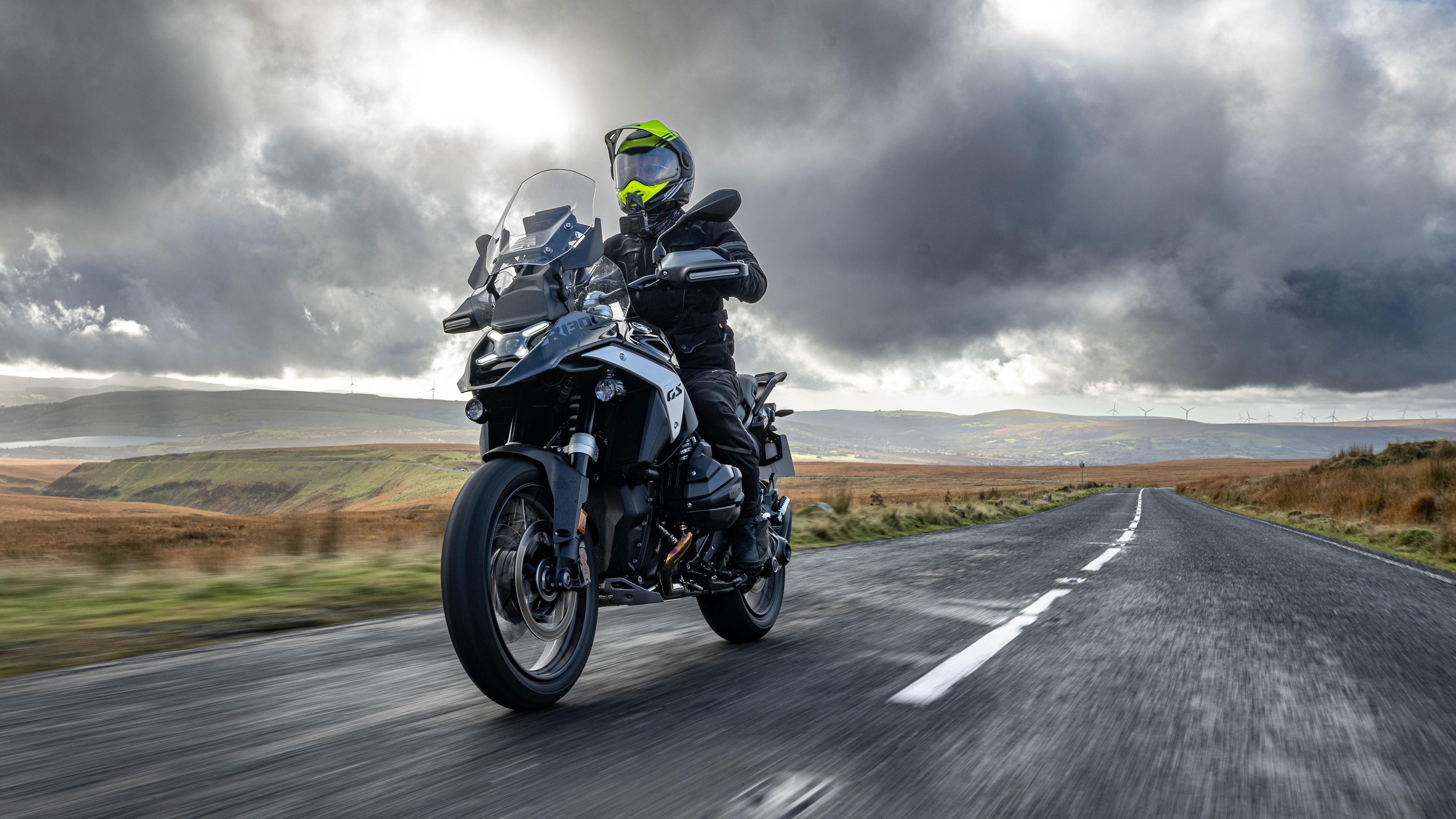 BMW R1300 GS with ASA Review: Game-Changing Gearbox Tech? 