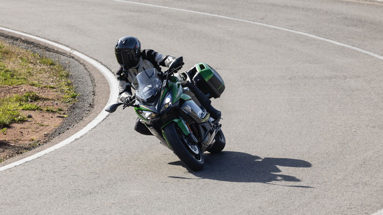 The SE also gains heated grips as standard