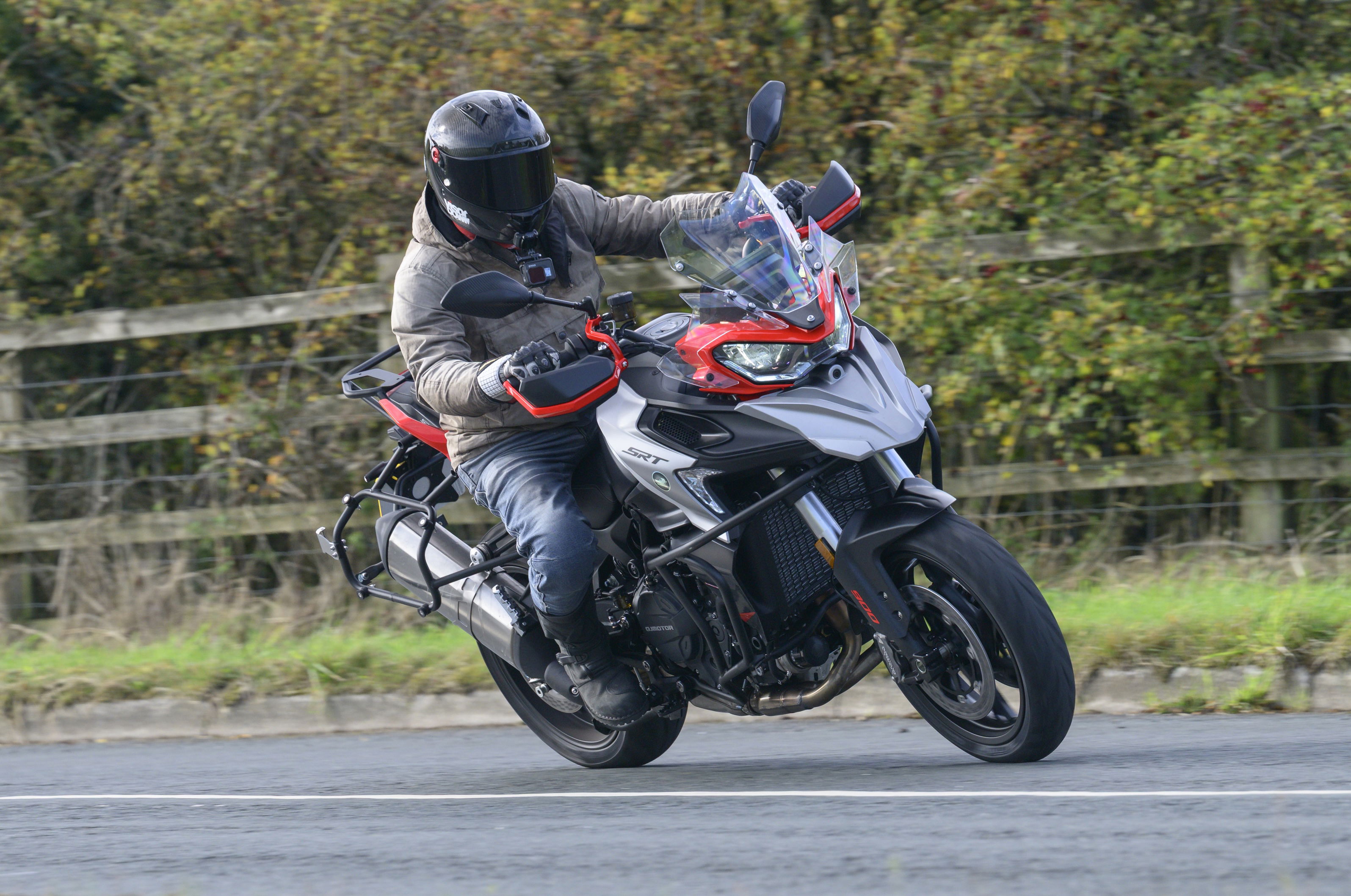 The QJ Motor SRT 900 S - riding